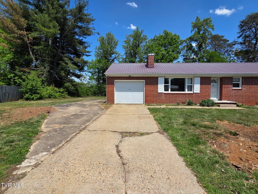 Photo #7: 408 Circle Heights Drive