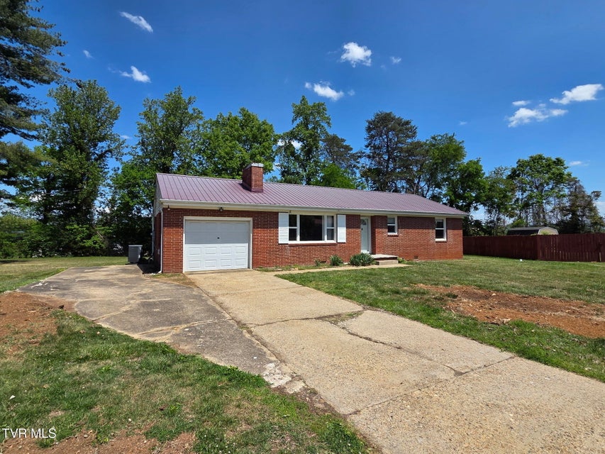 Photo #6: 408 Circle Heights Drive