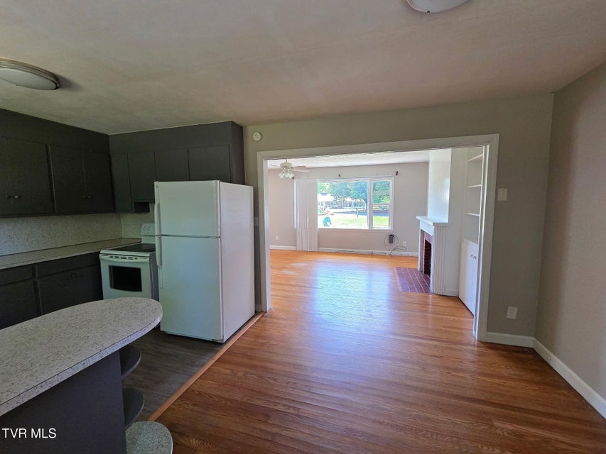 Photo #20: 408 Circle Heights Drive