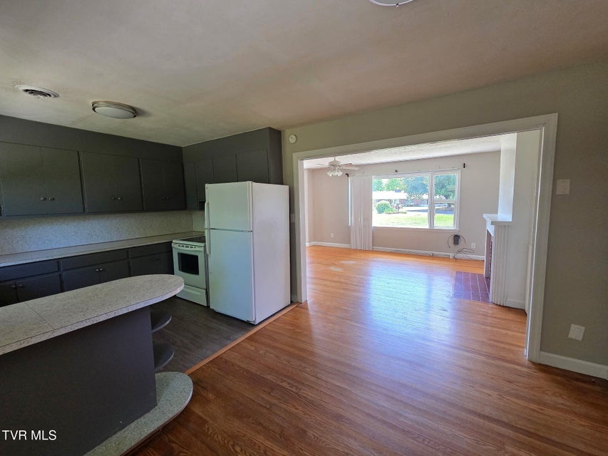 Photo #19: 408 Circle Heights Drive