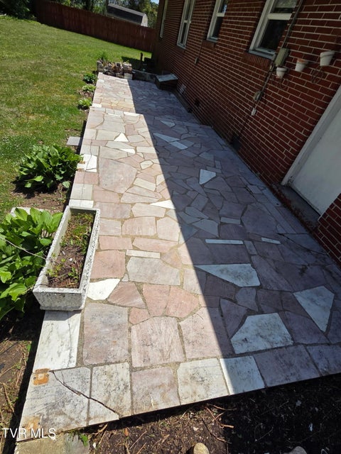 Photo #12: 408 Circle Heights Drive