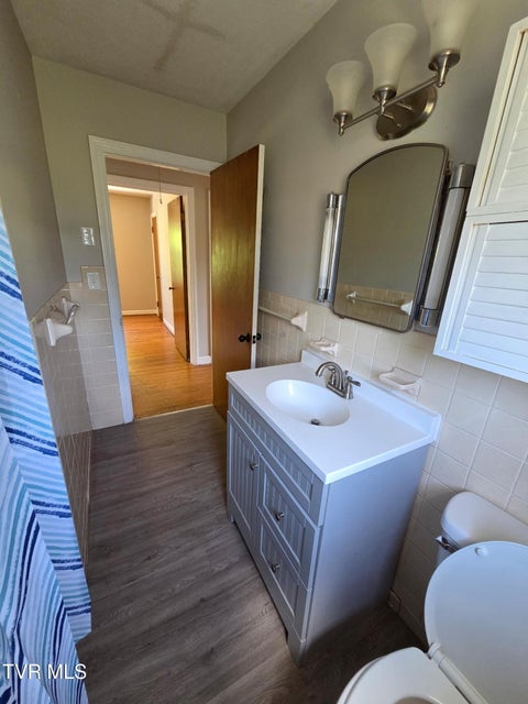 Photo #30: 408 Circle Heights Drive