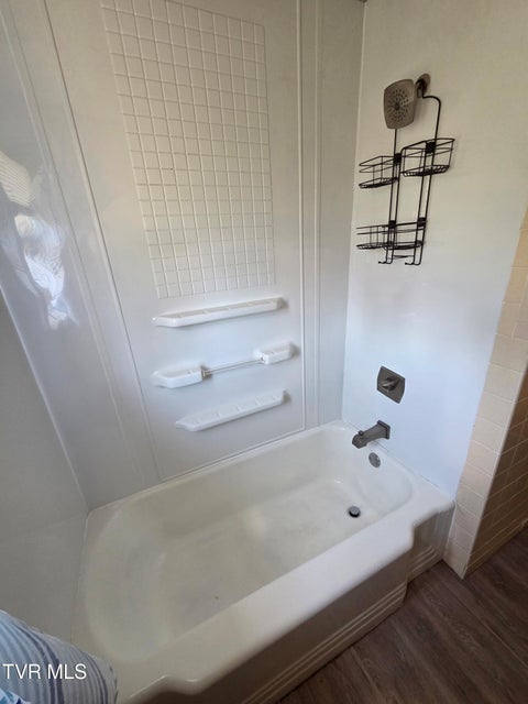 Photo #31: 408 Circle Heights Drive