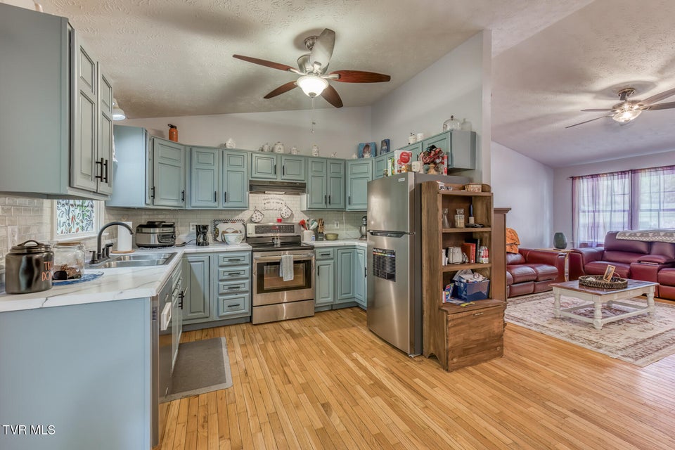 Photo #7: 706 Old Stage Road