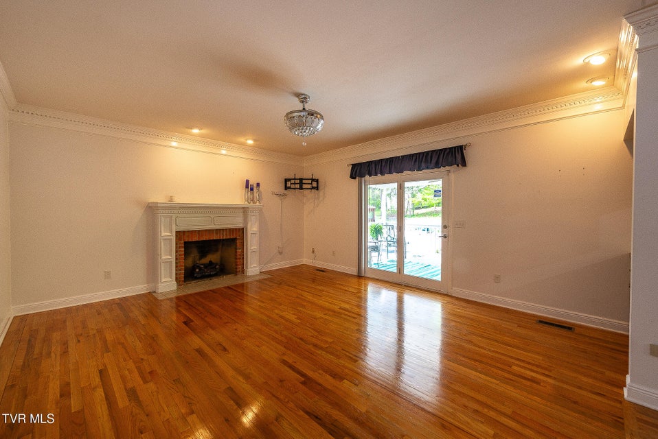 Photo #17: 1009 Bard Lane