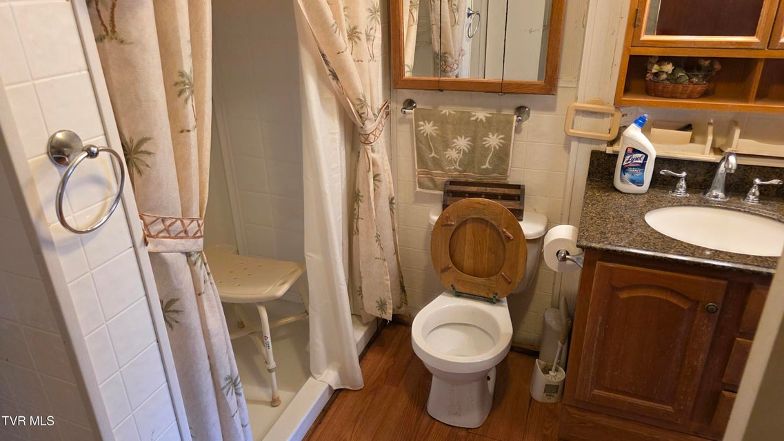 Photo #37: 133 & 181 Forrest View Lane