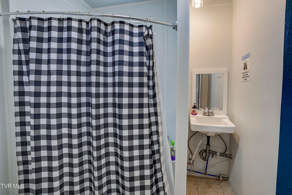 Photo #13: 300 Chilhowie Avenue