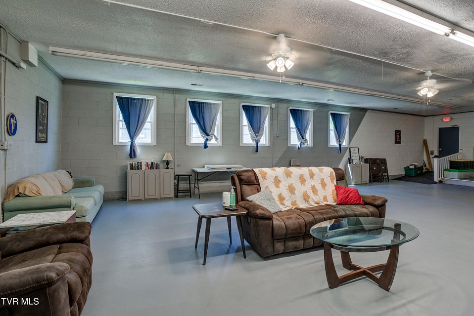 Photo #15: 300 Chilhowie Avenue