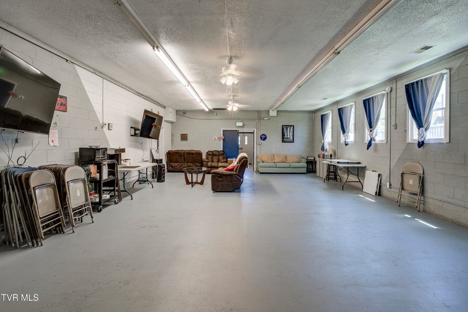 Photo #16: 300 Chilhowie Avenue