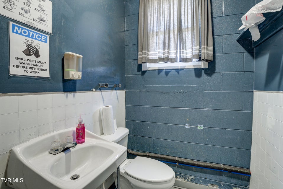 Photo #21: 300 Chilhowie Avenue