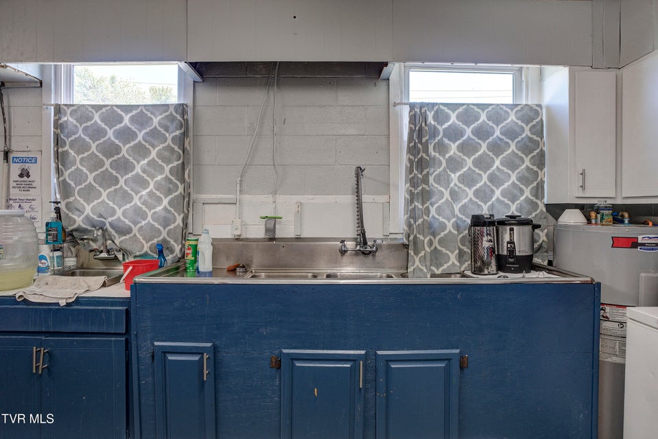 Photo #24: 300 Chilhowie Avenue