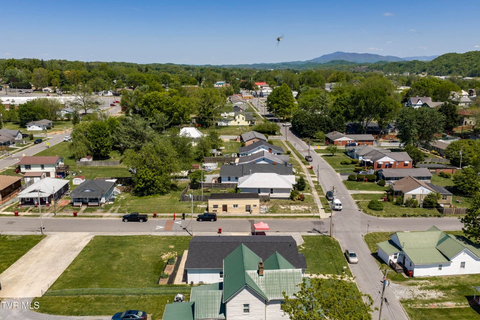 Photo #31: 300 Chilhowie Avenue