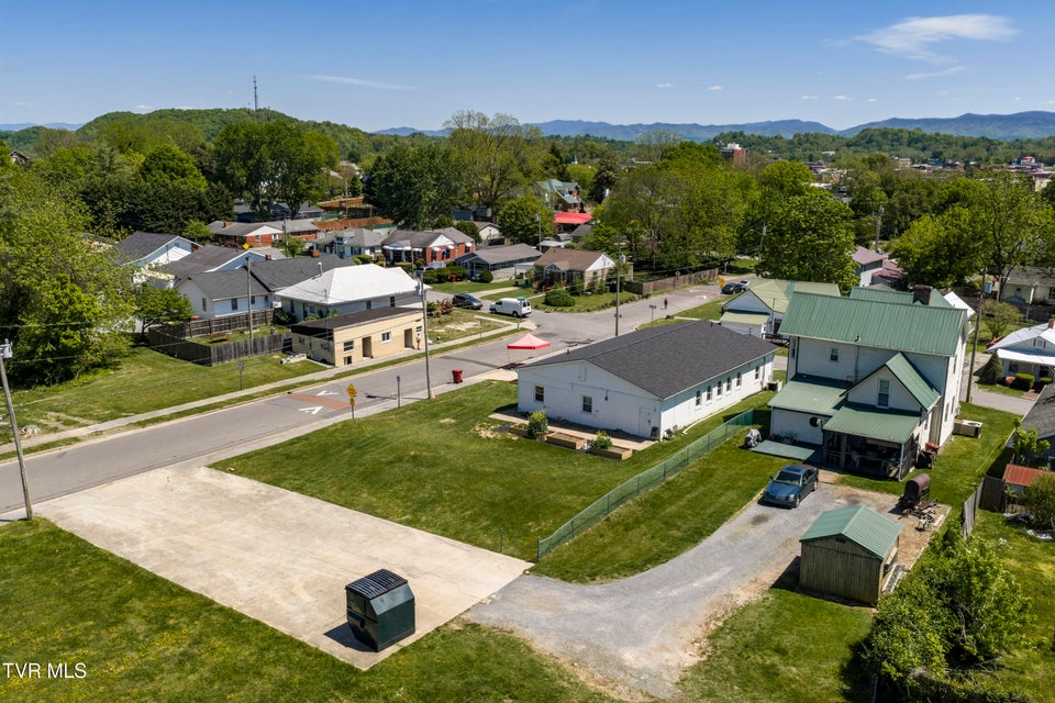 Photo #32: 300 Chilhowie Avenue