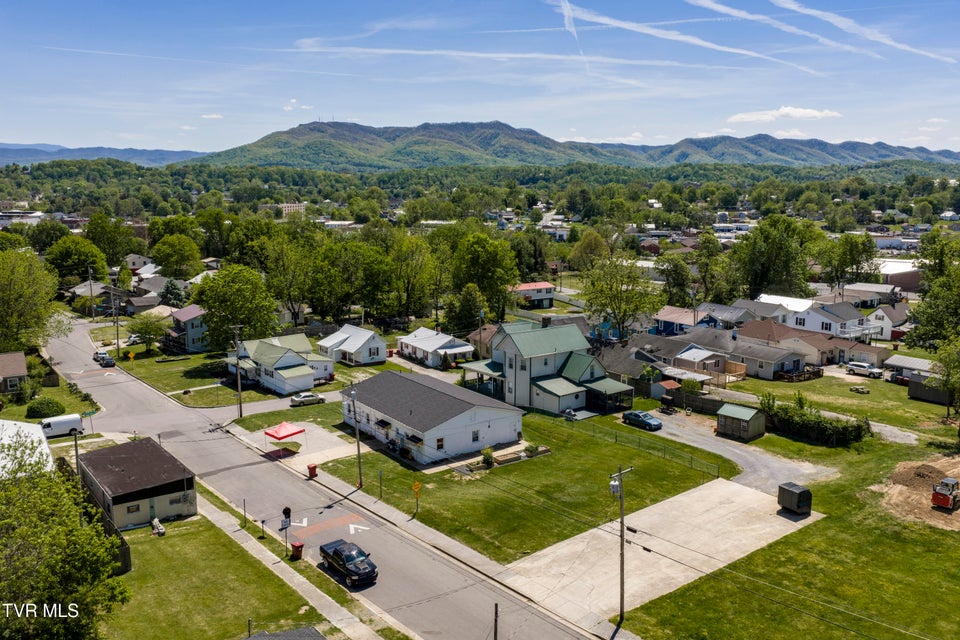 Photo #34: 300 Chilhowie Avenue