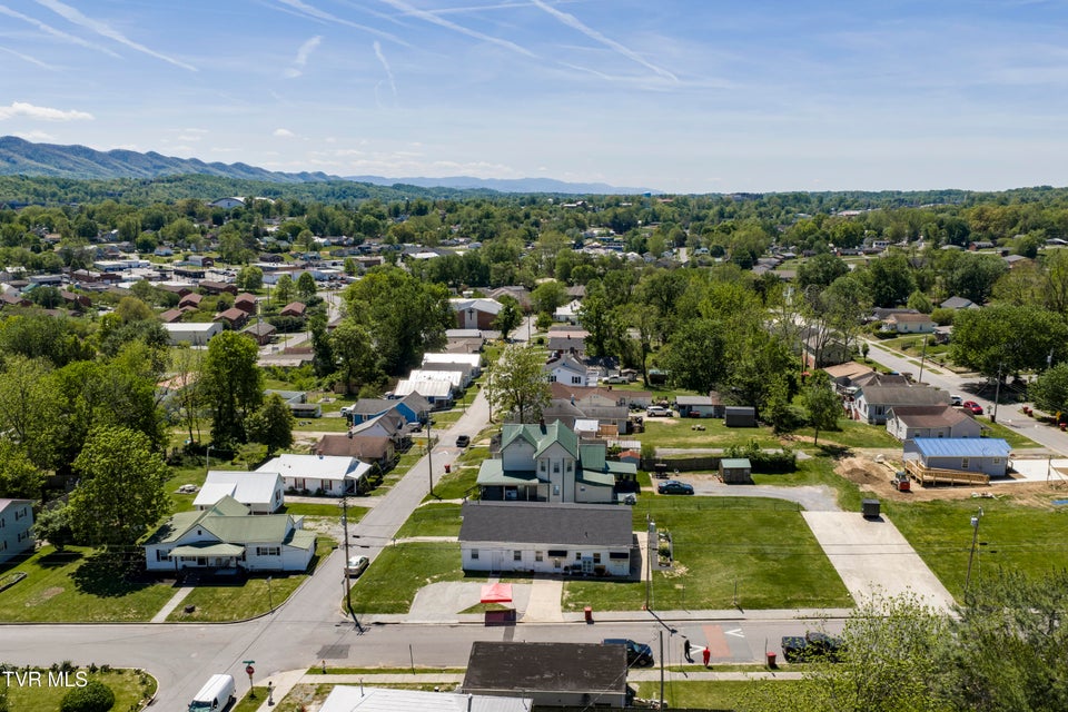 Photo #35: 300 Chilhowie Avenue