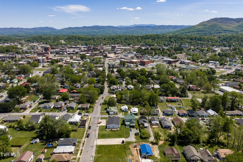 Photo #38: 300 Chilhowie Avenue