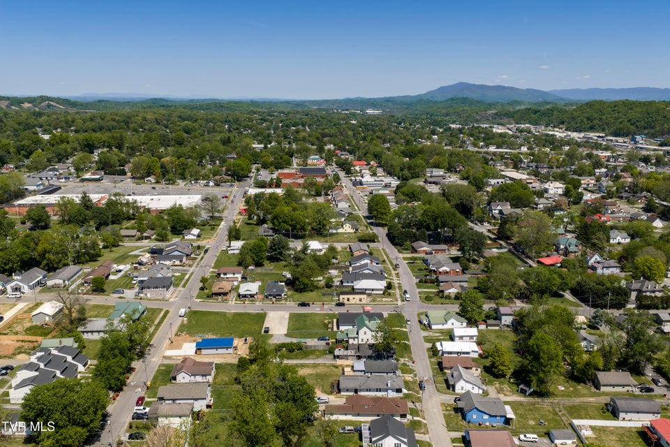 Photo #40: 300 Chilhowie Avenue