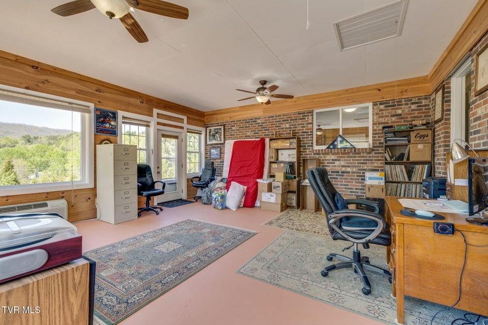 Photo #31: 373 Old Butler Road