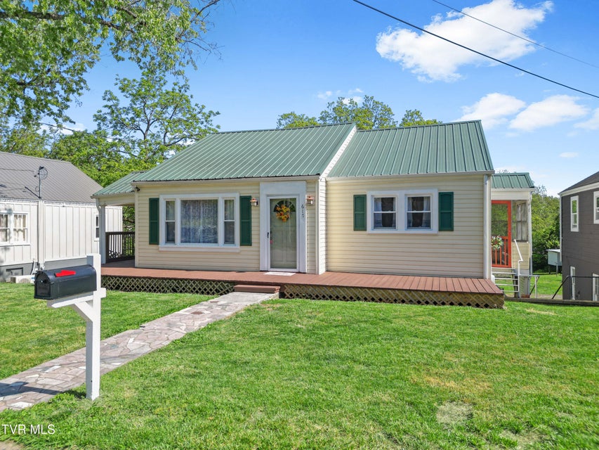 Photo #2: 617 Carson Street