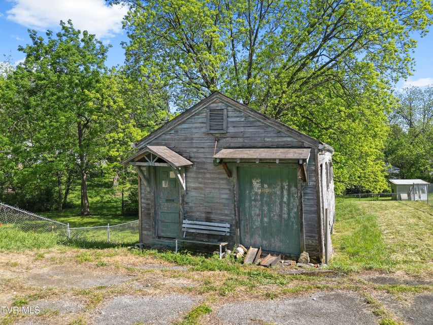 Photo #8: 617 Carson Street