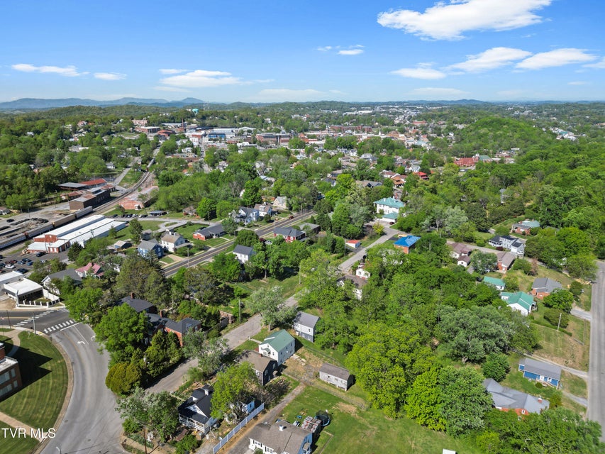 Photo #11: 617 Carson Street