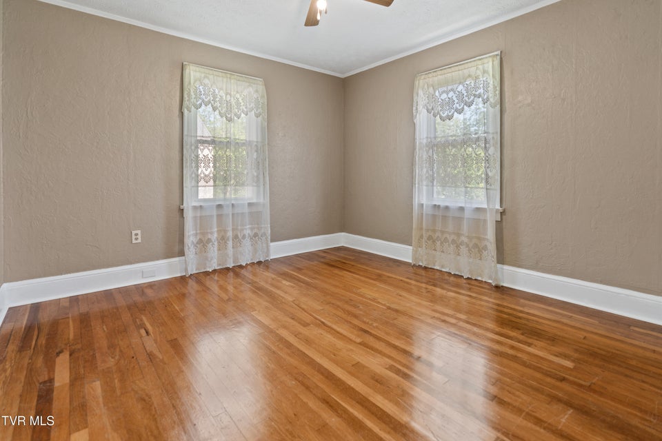 Photo #18: 617 Carson Street