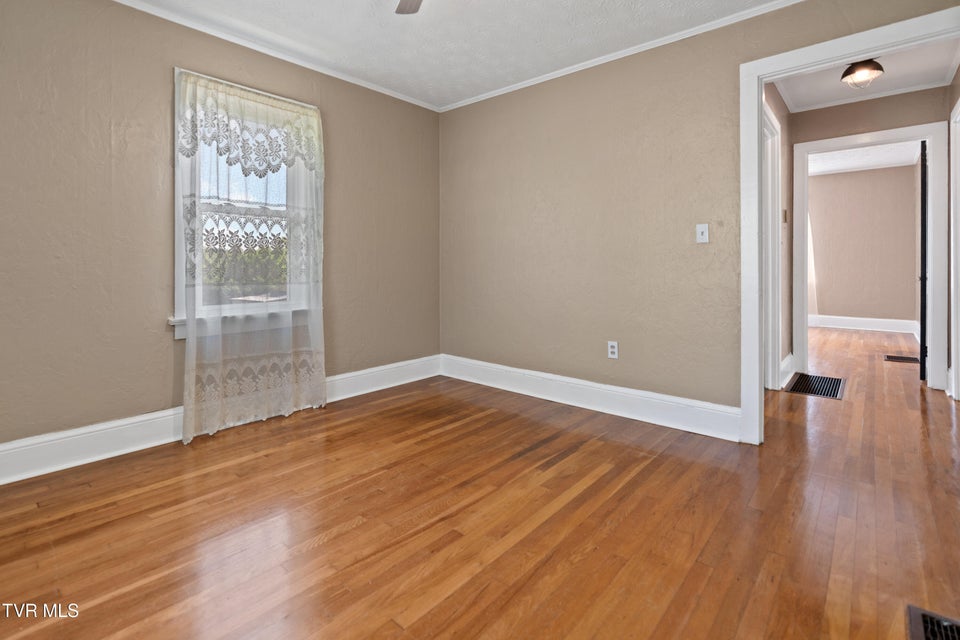 Photo #19: 617 Carson Street