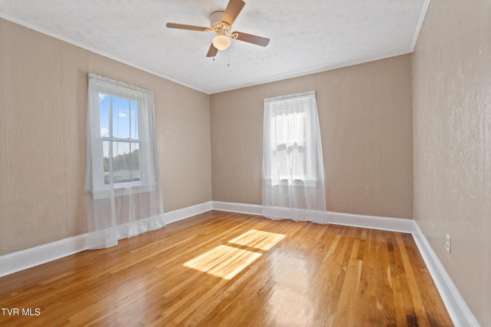 Photo #20: 617 Carson Street