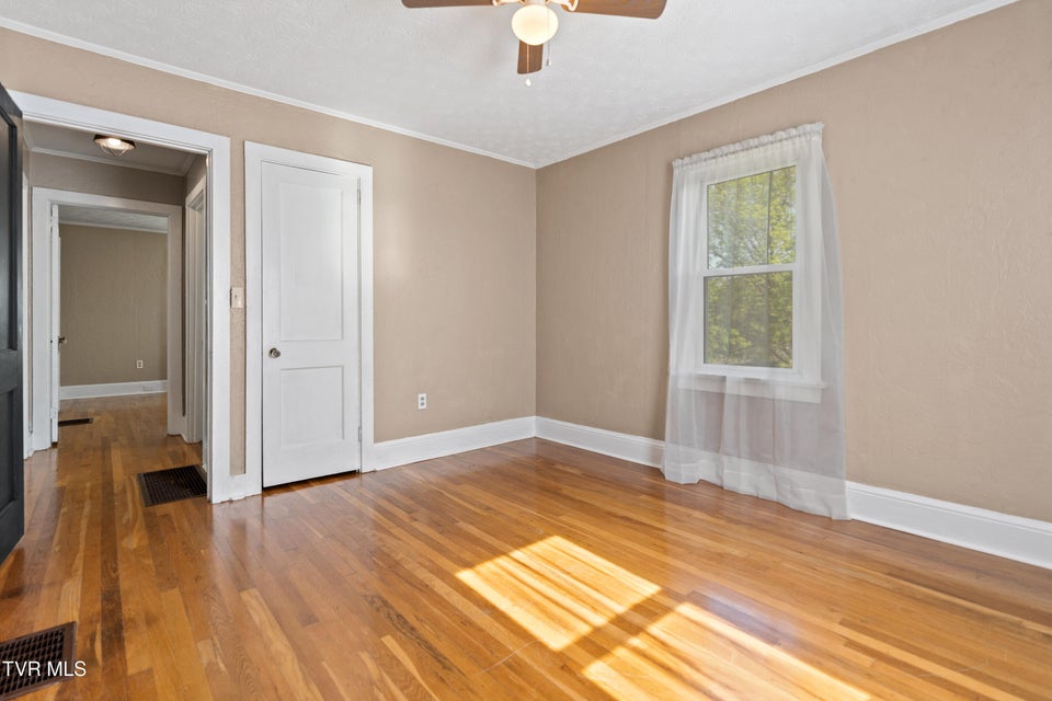 Photo #21: 617 Carson Street