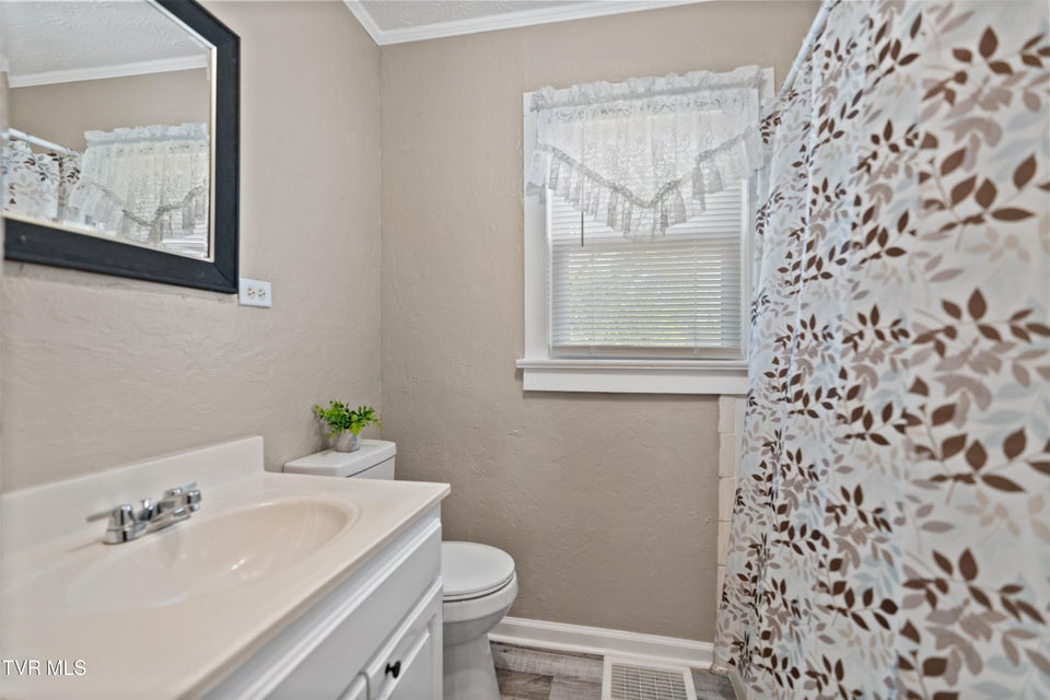 Photo #22: 617 Carson Street