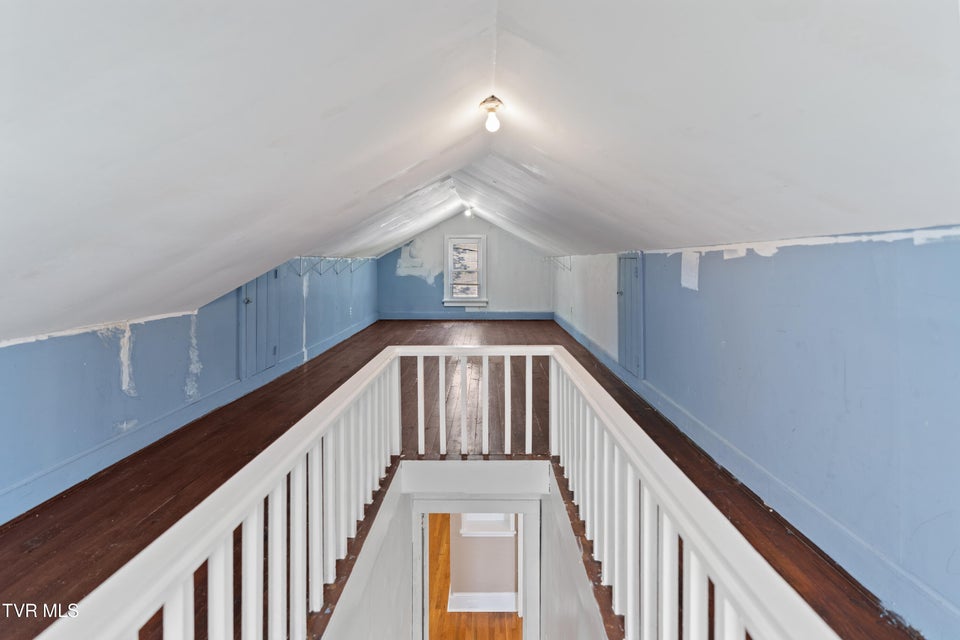 Photo #25: 617 Carson Street