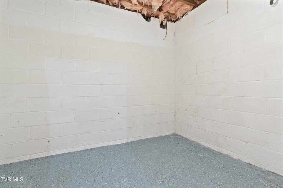 Photo #29: 617 Carson Street