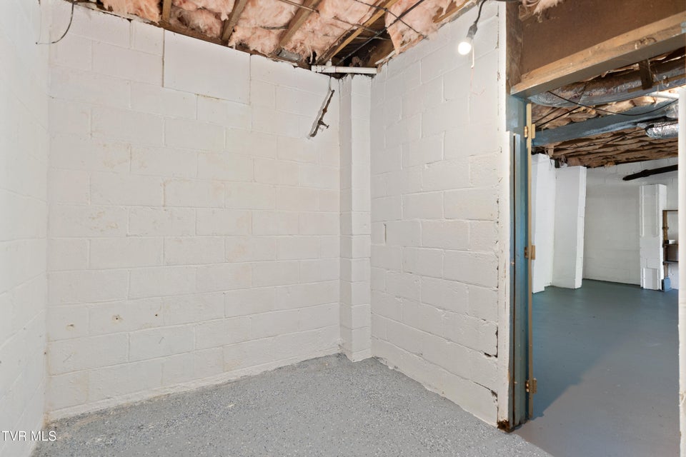 Photo #31: 617 Carson Street