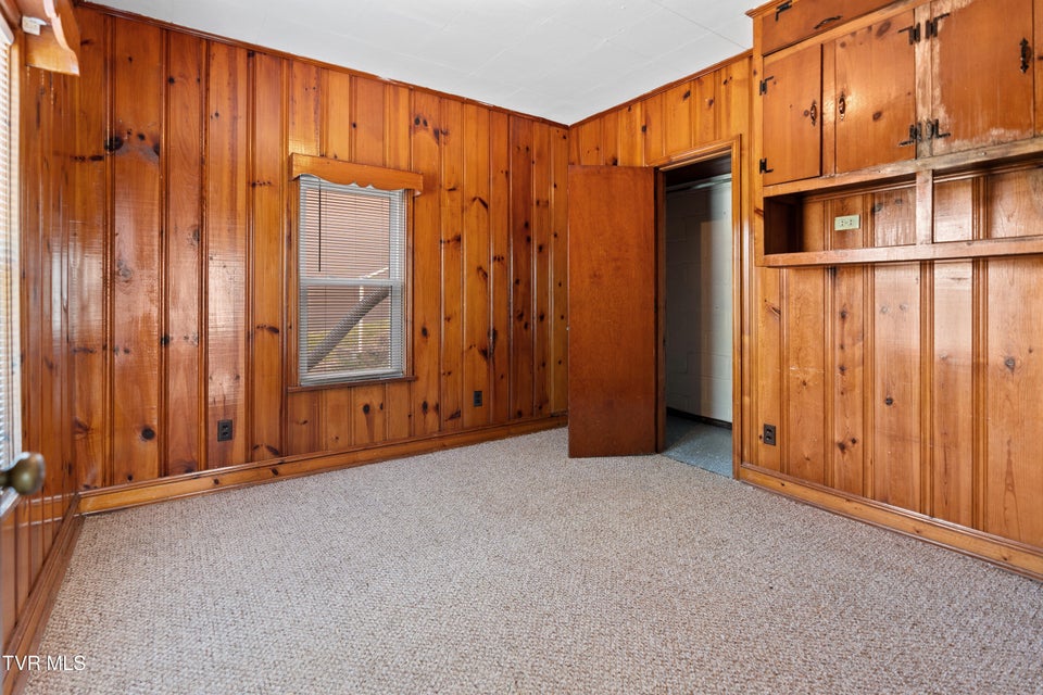 Photo #32: 617 Carson Street