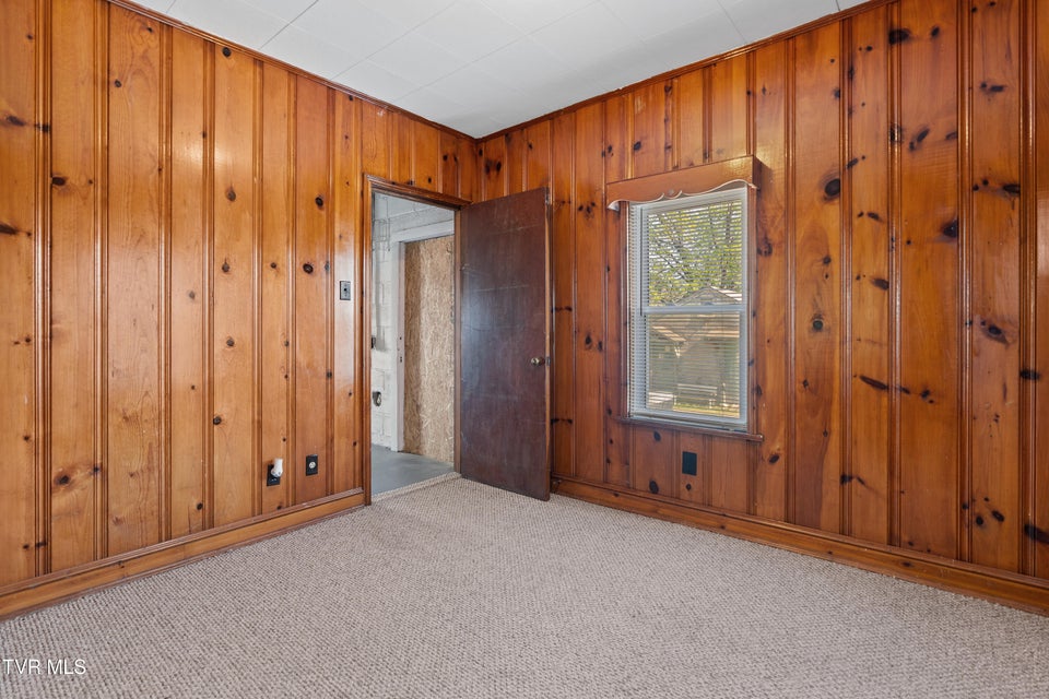 Photo #33: 617 Carson Street