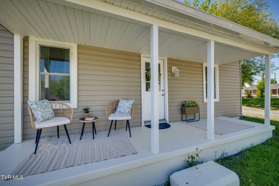 Photo #4: 112 Melrose Street