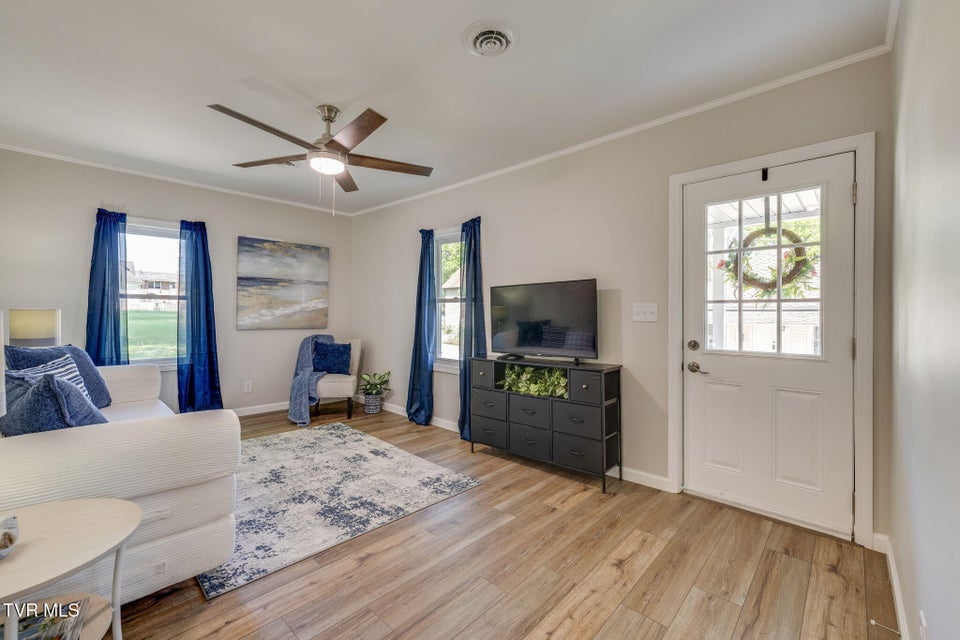 Photo #6: 112 Melrose Street