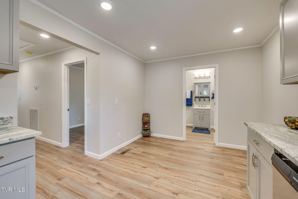 Photo #11: 112 Melrose Street