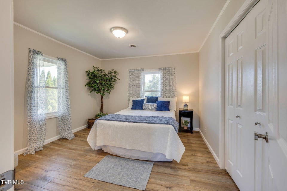 Photo #16: 112 Melrose Street