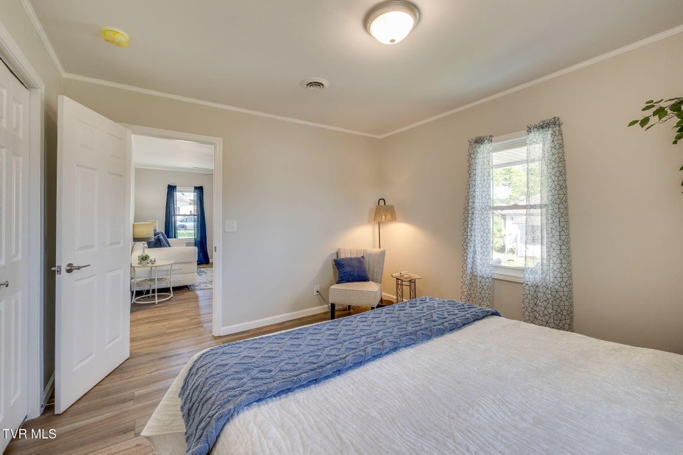 Photo #17: 112 Melrose Street