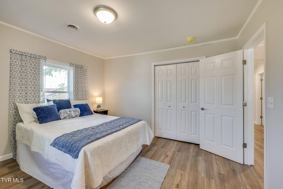 Photo #18: 112 Melrose Street