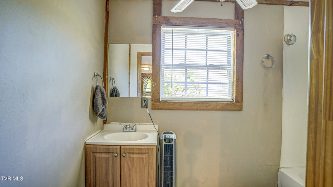 Photo #23: 513 Tinker Cemetery Road