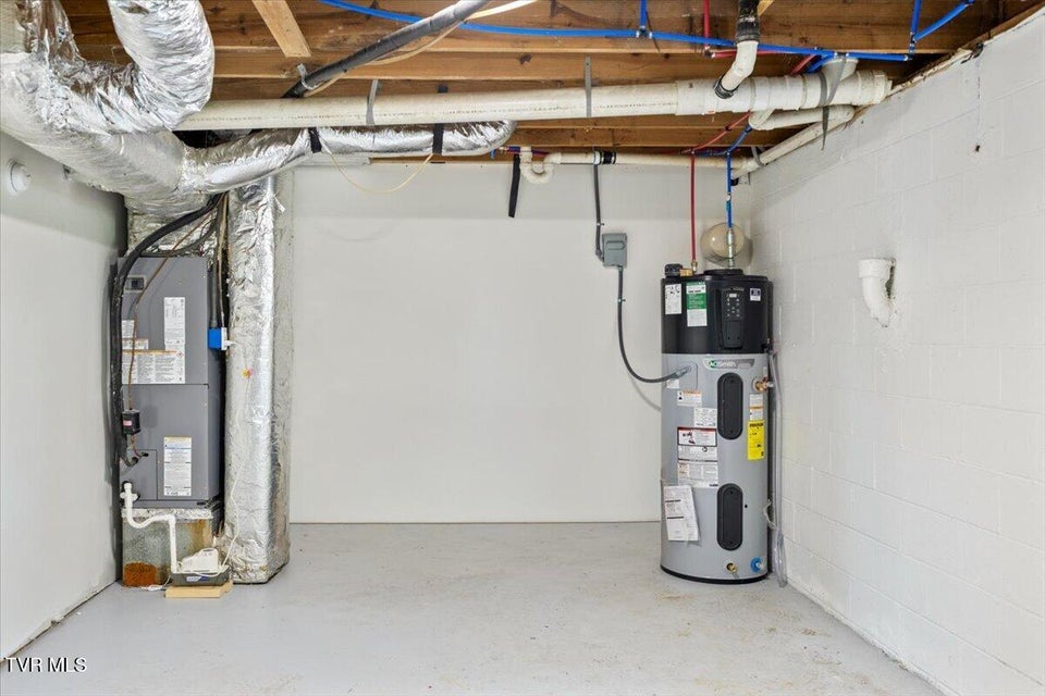 Photo #31: 225 Lisa Lane