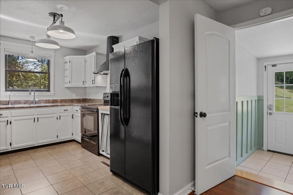 Photo #14: 470 Shady View Road