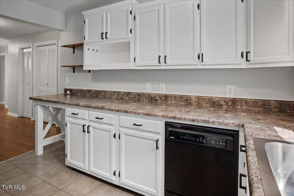 Photo #17: 470 Shady View Road