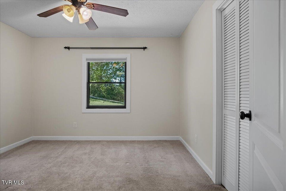 Photo #18: 470 Shady View Road