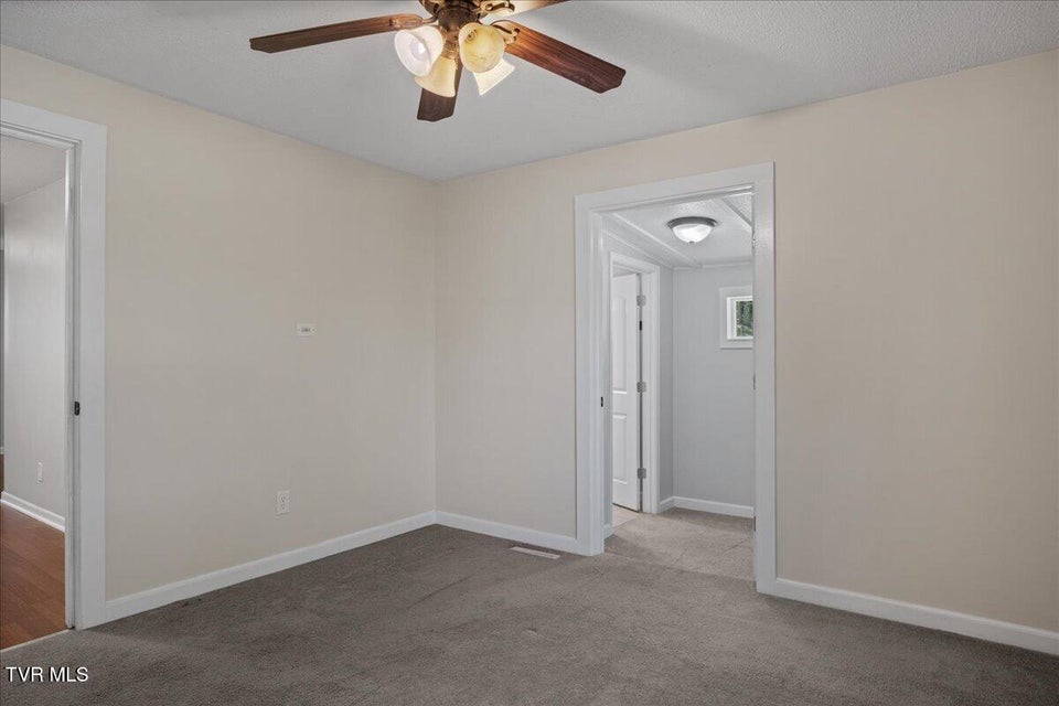 Photo #19: 470 Shady View Road