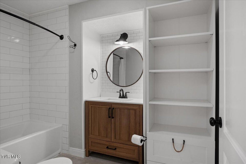 Photo #22: 470 Shady View Road