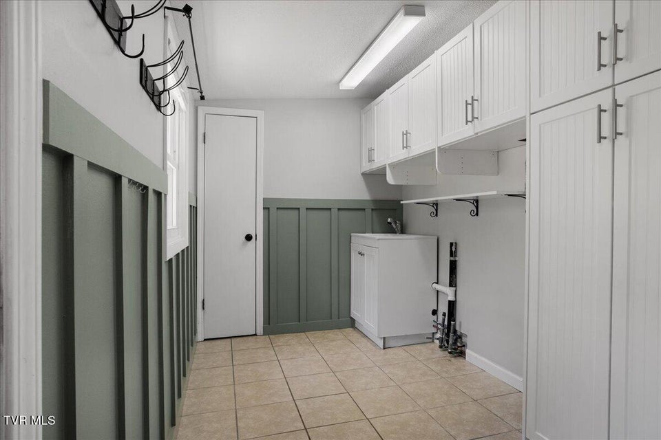 Photo #24: 470 Shady View Road