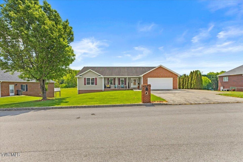 Photo #3: 151 Sunnyfield Drive